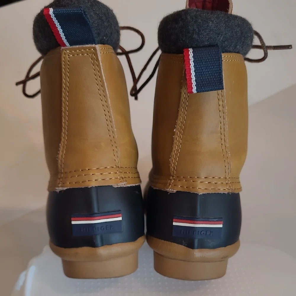 Tommy Hilfiger Waterproof Slip On Leather Traction Insulation Rain Snow Boot